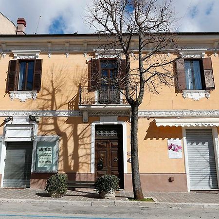 Garibaldi33 Hotell Avezzano Eksteriør bilde